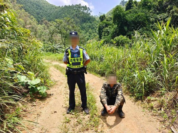 民间资本 偷渡男子自述逃离电诈园区经历：钻入皮卡车中逃离，在山上靠吃浆果、蚯蚓为生